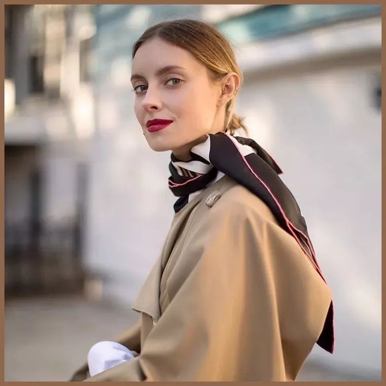 入秋这两个颜色穿在一起=很贵!