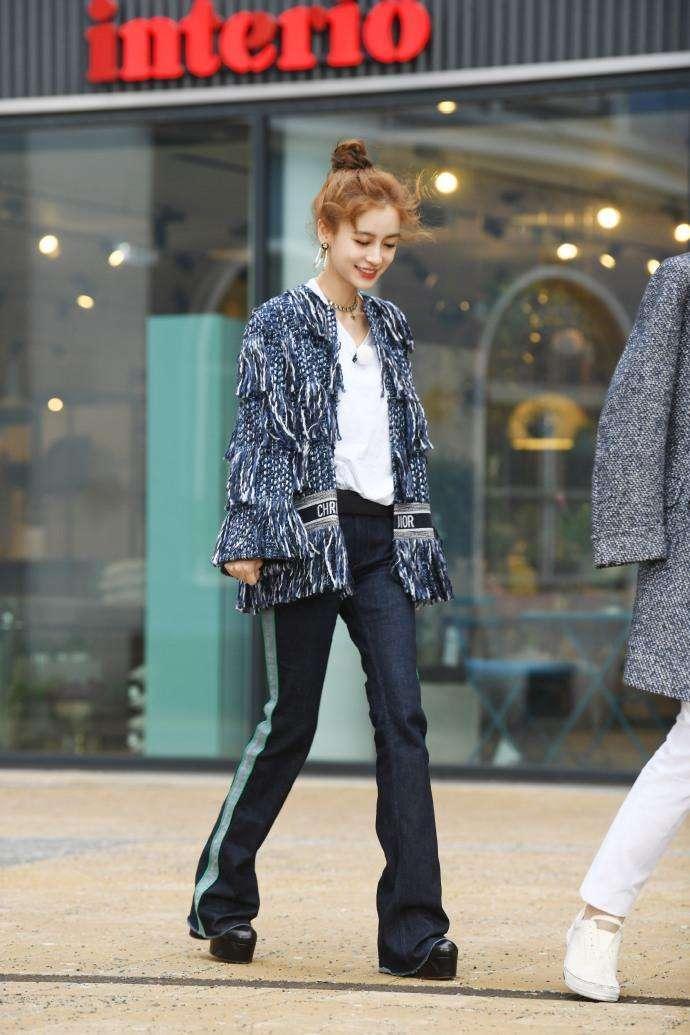 街拍：本以为杨颖跟杨幂的新发型已够仙了，直到看到她的，美炸了