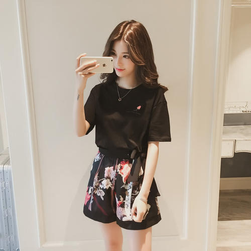 虽然我矮,但是穿的好看!夏季穿这短裤套装,没人信我不到1米6