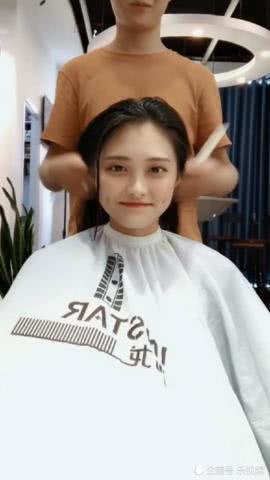 脸型微胖的小姑娘想改变一下自己的形象，剪了个网红刘海后美的让