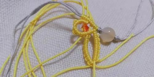  [编绳]DIY手工编绳教程：能快速编织好的蝴蝶流苏挂饰，搭汉服刚刚好！