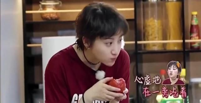  吃法@每天吃一个西红柿，皮肤就能变白？看看女明星们的吃法，普通人嫌寒碜而忽略