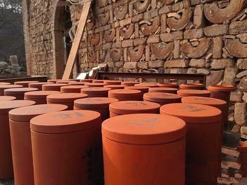 “铜钱”垒墙，陶瓷盖房，河南这座“土豪村”曾比肩景德镇