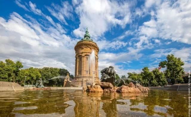  『中世纪』60几岁的古城堡之途为什么能一直维持“青春年少”？