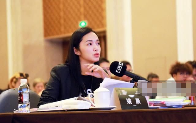 姚晨帅气现身电影展，和林允张韶涵撞脸，一段话回应整容传闻！