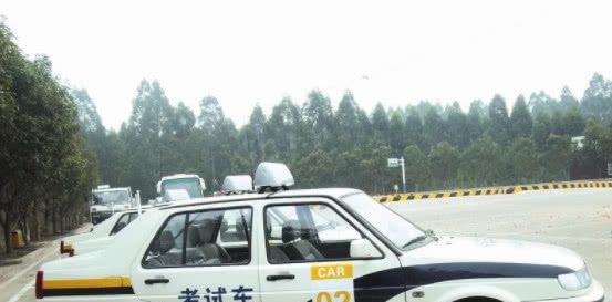  出声|车主注意！驾照政策已放宽，有驾照的笑出声，没驾照的只能