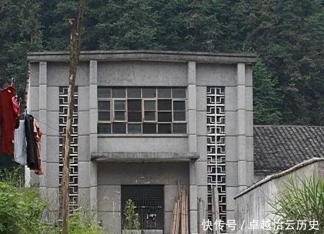 这座军用铀矿，雄踞深山30年，今破败荒凉，成电影取景地