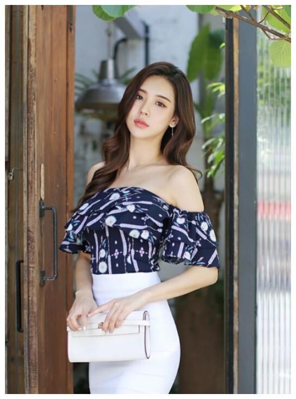 街拍：图1白嫩文静，图3美艳端丽，图8看了令人心跳加速