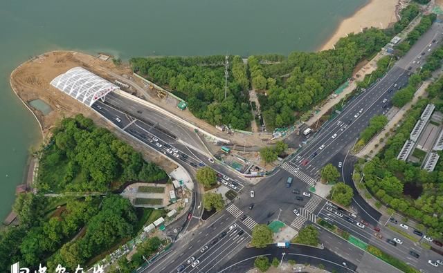  『隧道正式放行通车』合肥天鹅湖隧道正式开通首日车流量大【组图】