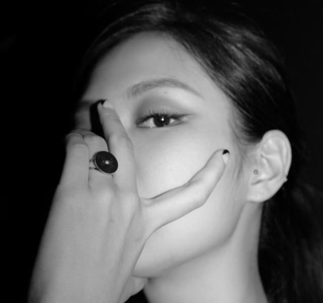  显得■春日时髦显白靠它全搞定！Jennie、裴珠泫已经安排了，那你呢？