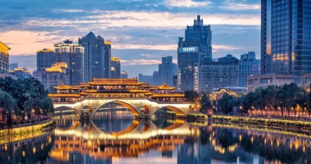 为什么人们总是喜欢去成都旅游,而不是去重庆