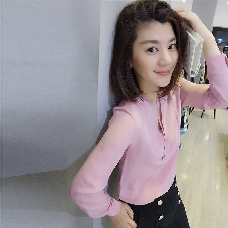 别再穿普通打底衫，太土了!现流行这样的雪纺衫，怎么穿怎么美