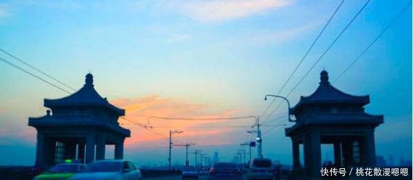 中国第一座长江大桥每天通行12万辆车，百万铆钉无一松动