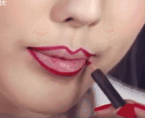 辛芷蕾的饱满唇才是性感女人标配