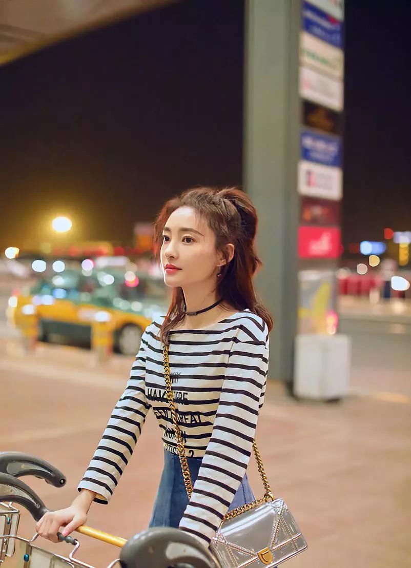 林更新与王丽坤多次“情侣装”撞衫，素颜女神真的要名花有主了?