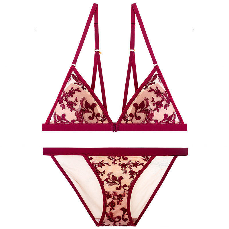 大热天女人别戴文胸，热得要死，看上海女人这样穿着，看得我脸红