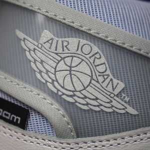  精致：上脚帅气！细节精致！「小 Dior」Air Jordan 1周六登场