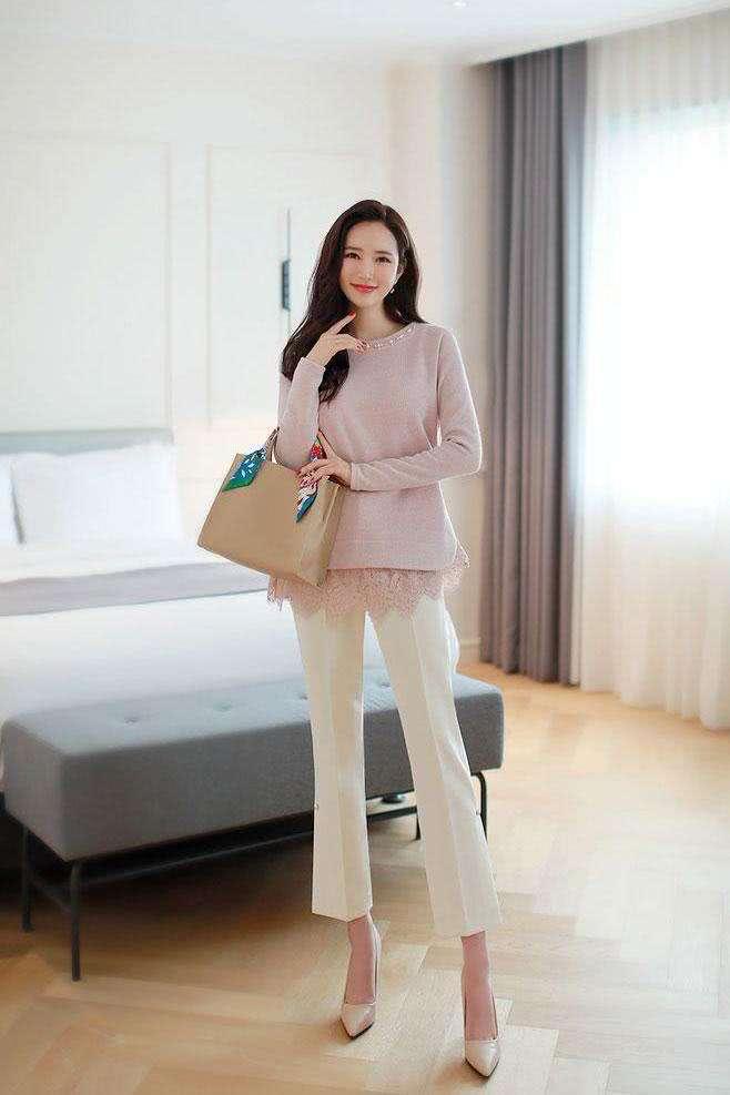 紧身裤悄悄的不会让你感觉到，它时尚百搭非常的显瘦