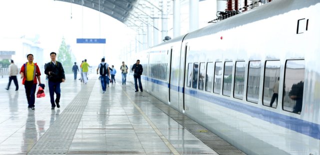 这个火车站是亚洲最大，就在我国的江苏省，共有28个站台