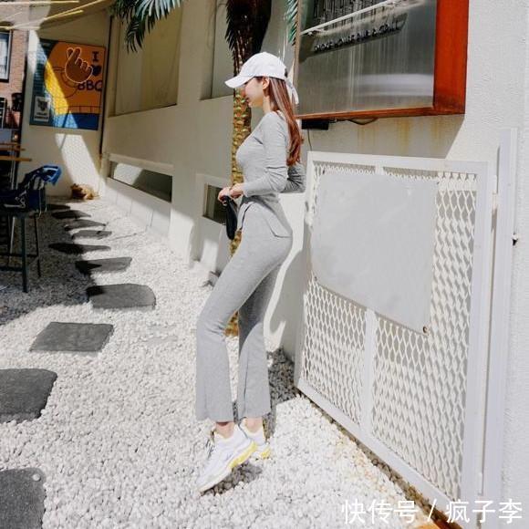 街拍：搭配打底裤的小姐姐，身材和颜值都是极好的，特优雅！