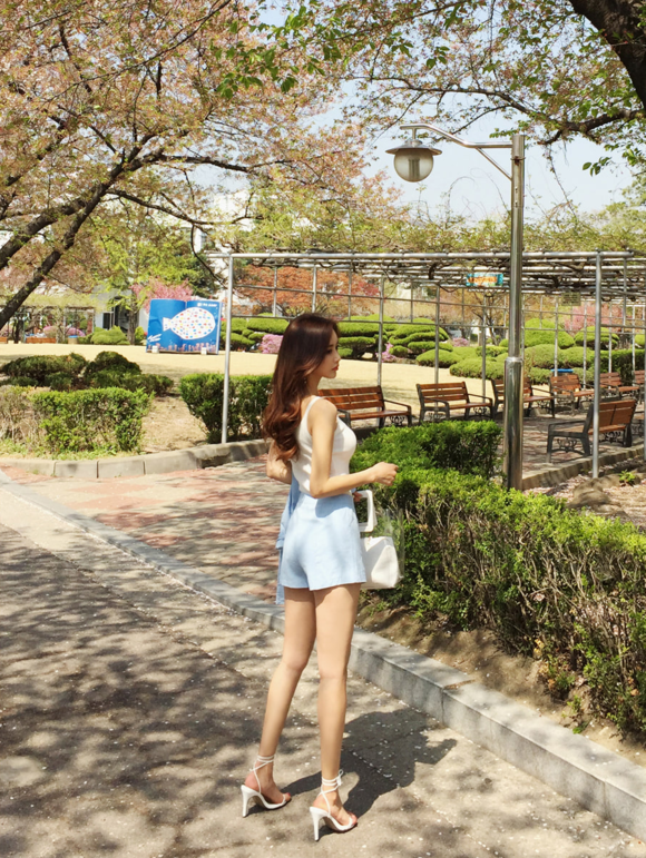 女神孙允珠，玻璃青蓝海浪柳花休闲小西装