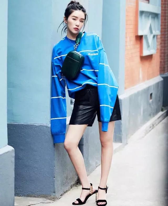 阚清子怎么受得了，脚踩着“牙签”恨天高，看着都替她疼！