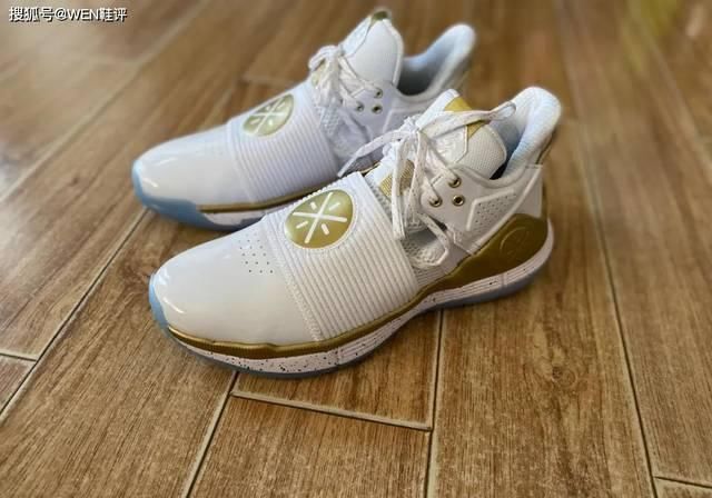 「WOW7」200几块买双WOW7?韦德新主线不但颜值高 配备也是意外惊喜