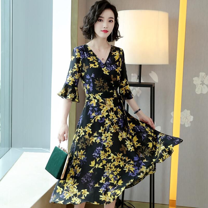 成熟女人最爱的真丝连衣裙，简直美绝了，而且显瘦效果一级棒