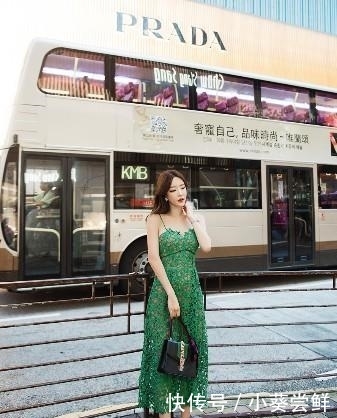  连衣裙■美女街拍：时尚可爱的小姐姐，穿搭紧致，展现曼妙的身姿！