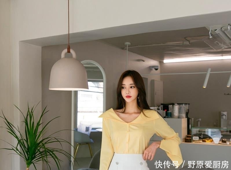  [少女]女神孙允珠，穿芒果色青春气息套裙，冰肌玉骨娇艳欲滴