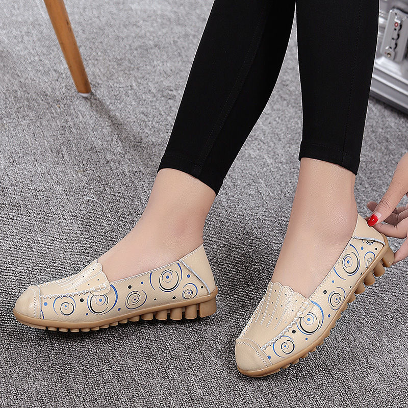 刚知道，这种鞋叫:软秋鞋，久穿不累忒养脚，老妈一下买3双