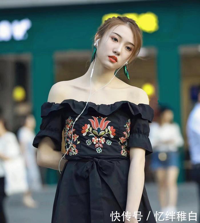 『香肩』街拍美丽的小姐姐,纤腰美腿,走在路上回头率非常高