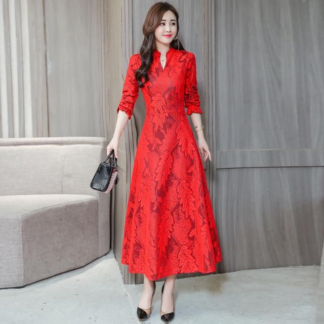 九月新上一波“金丝绒”裙，尤其3758岁女人穿，高贵超迷人