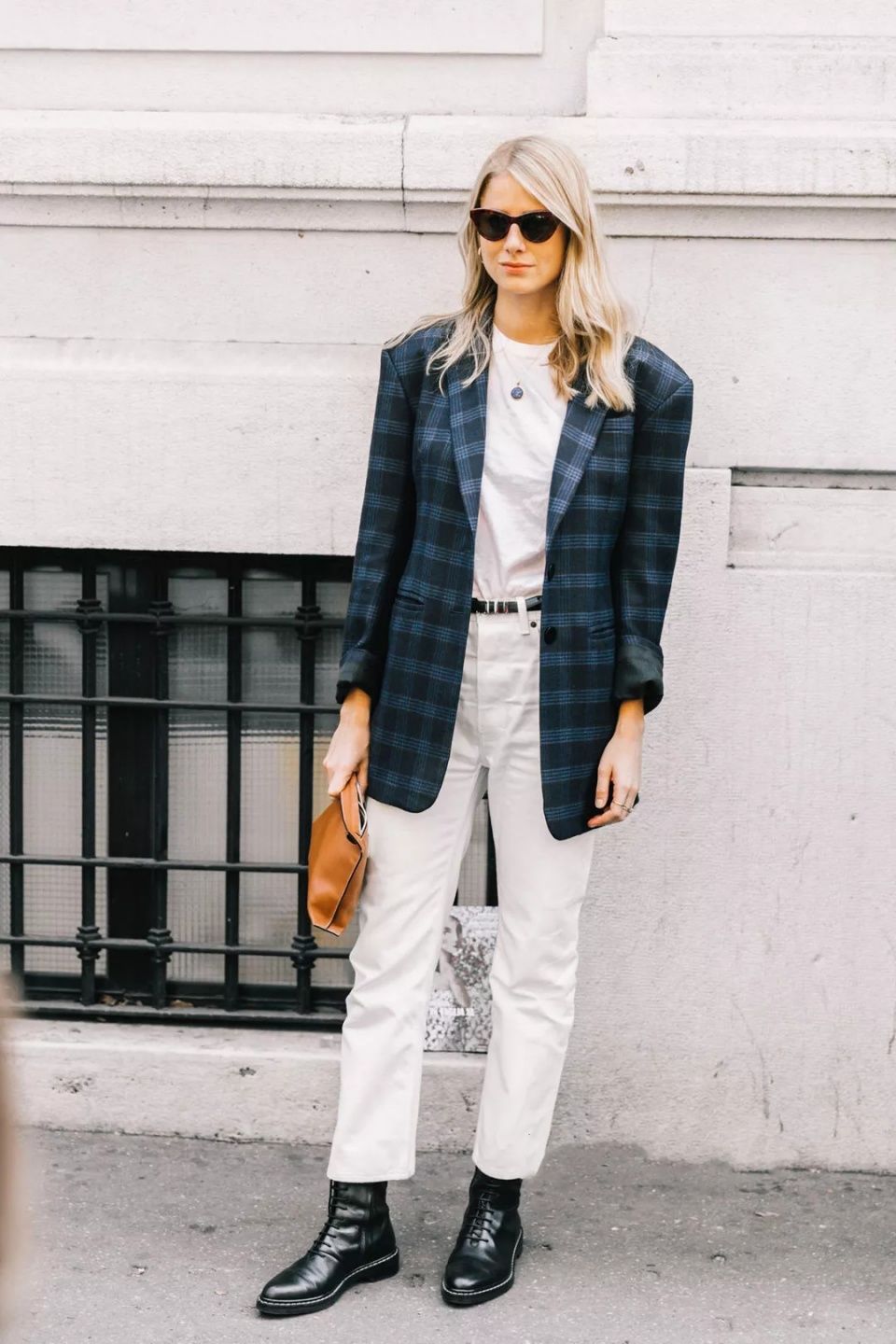  平底鞋+高腰裤穿得好，真没高跟鞋什么事了!