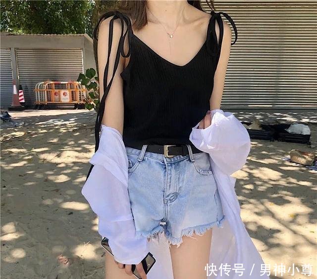 阔腿裤■早春穿搭指南你和性感之间,还差一件吊带衫