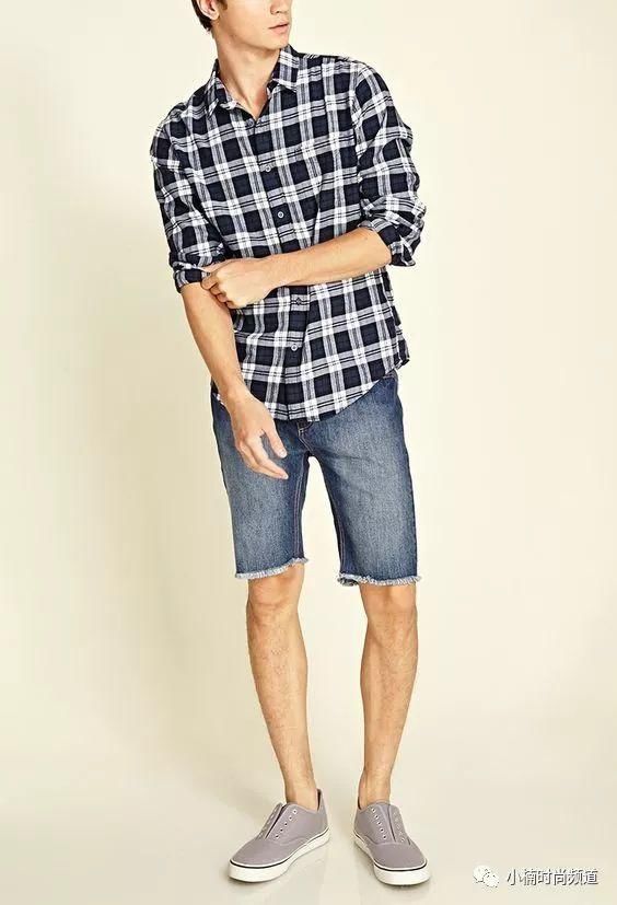 男士穿搭干货:你的夏季裤款里还要加上一件质感牛仔短裤