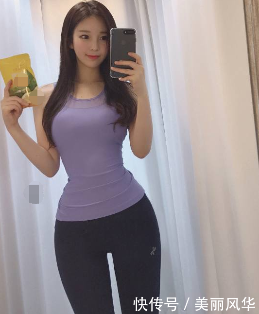 紧身打底裤：身材颜值俱佳的姑娘，自信搭配，回头率特别高！