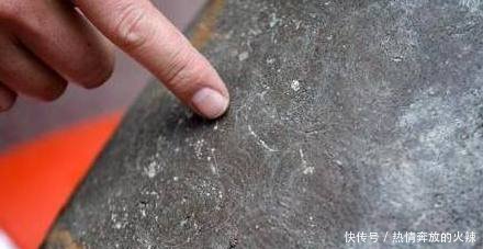 江西一水库维修，水位下降后漏出佛像！专家称疑似明代古村
