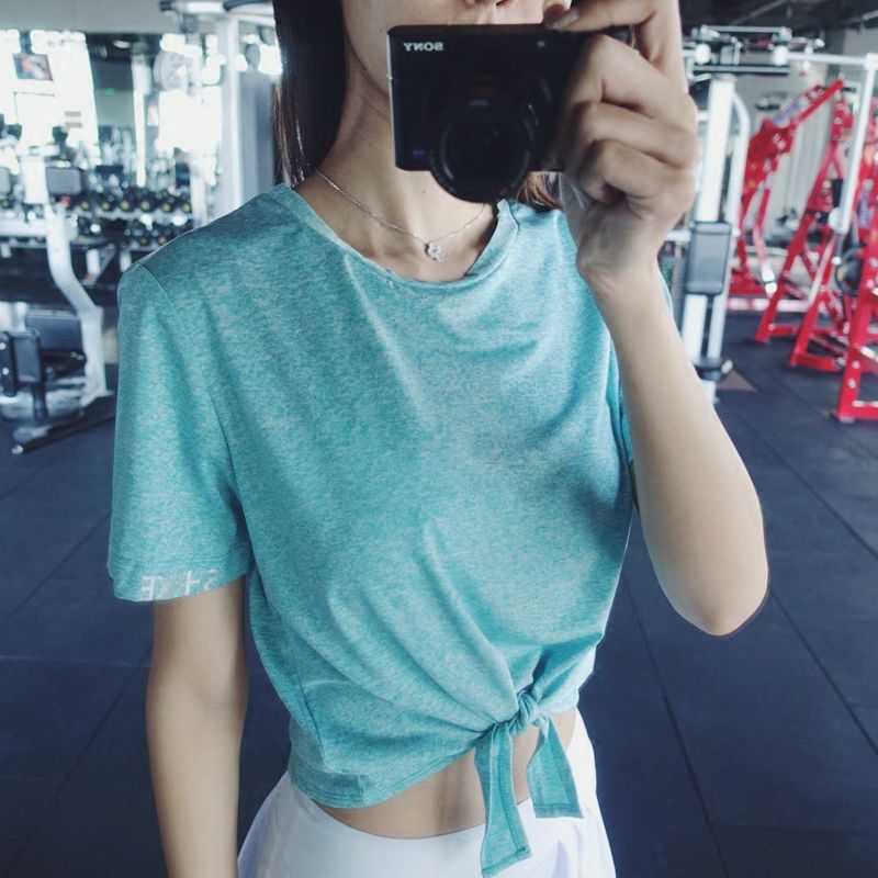 一眼惊人!健身房女神穿上流氓衫，性感迷人，S型射线