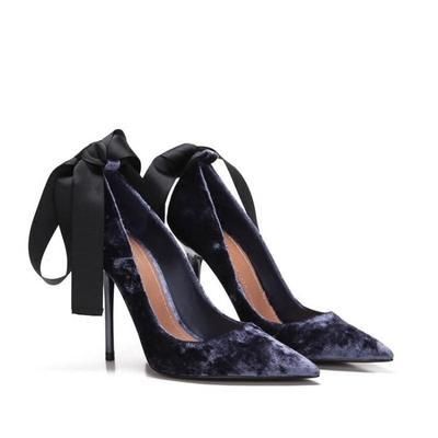 小众设计款高跟鞋，上班干练下班风情，工作玩乐两不误