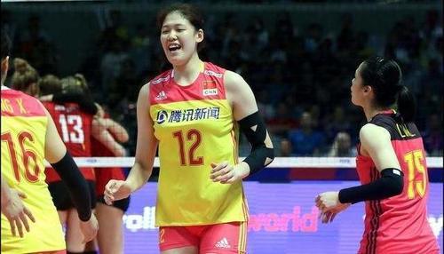 李盈莹接一传很有天赋！中国女排队员有些能力不挖掘还真不知道