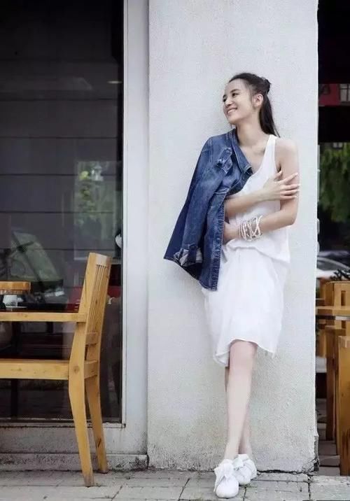  『牛仔』牛仔外套和连衣裙就是这春季节的“王炸”组合！
