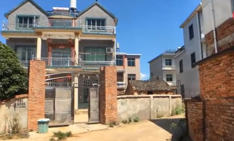 江西农村竟然家家都有大别墅 外地人都来围观了