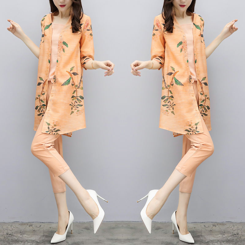 现在的女人真大胆，这种“透视装”都敢穿出门，简直太妩媚迷人