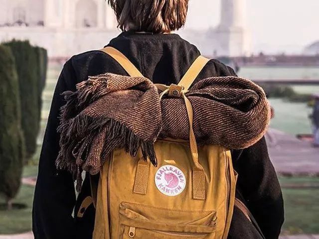 中秋国庆要出行?快来买这个风靡全球40年的双肩包，超轻、能装、