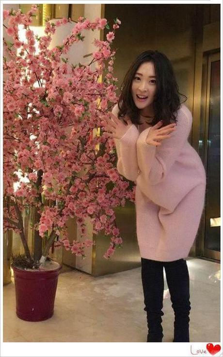 当192惠若琪穿上高跟鞋，身高直逼2米，网友：这裙子定做的吧