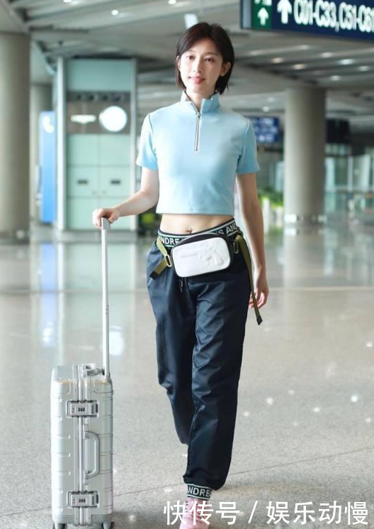 34岁张俪短发立领露脐装,网友:美不是盖的,真是美到了没朋友