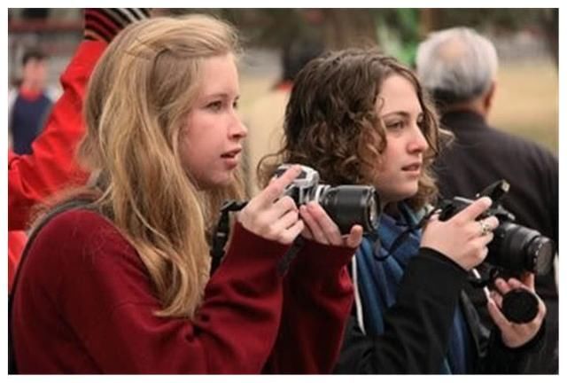 国外游客来中国，美食很多非常爱，但是这个东西要收费不理解