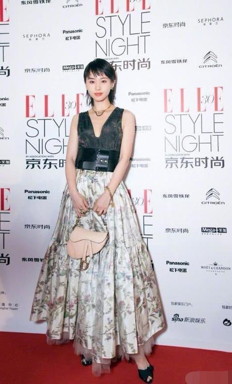 王子文的发型已经够丑了，下眼线还这么另类，网友：来搞笑的吧！