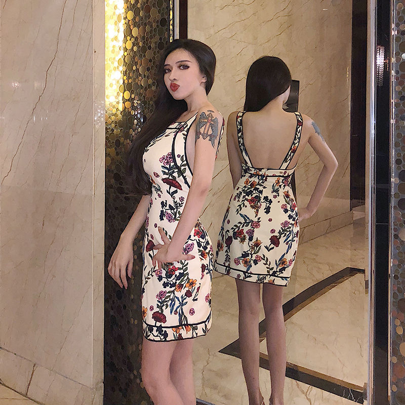 初秋别傻穿打底裤，一点都不美!这时髦裙子，谁穿都优雅性感